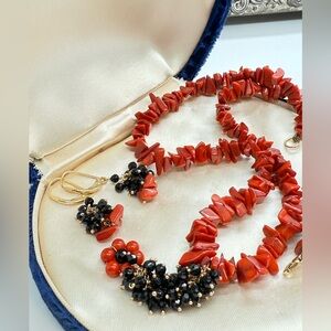 Vintage 14 Kt Gold Red Coral Onyx Necklace Set